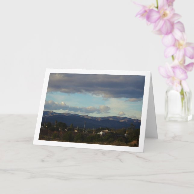 Tarjeta Nube de tormenta gris sobre las montañas españolas (Orquídea)