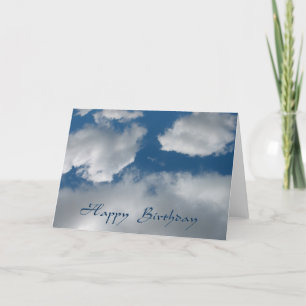 Tarjeta nubes del feliz cumpleaños