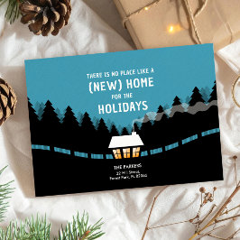 Tarjeta Nuevo hogar para las fiestas con casa en el bosque