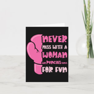 Tarjeta Nunca Te Entrecuentas Con Una Mujer Que Golpea Las