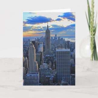 Tarjeta NYC Skyline a última hora de la tarde se acerca la