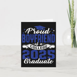 Tarjeta Orgulloso Novio De 2025 Graduate College Shirt Gra