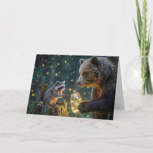 Tarjeta Oso de cumpleaños con mapache y luciérnagas
