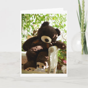 Tarjeta Oso de peluche marrón gigante en el paraíso