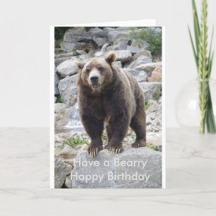 Tarjeta Oso Kodiak parado sobre una roca