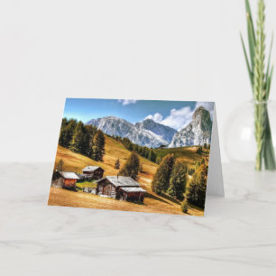 Tarjeta Otoño en el pueblo de la vieja montaña