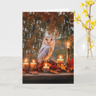 Tarjeta Otoño la lechuza equinox y las velas caen los colo