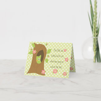 Tarjeta Owl explora el árbol