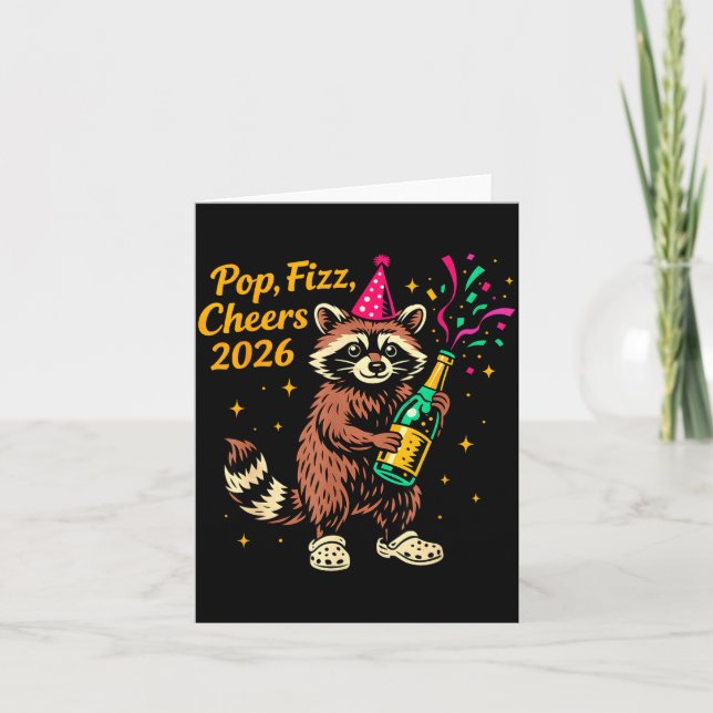 Tarjeta P Fizz Cheers 2026 Funny Raccoon New Year Design  (Anverso)