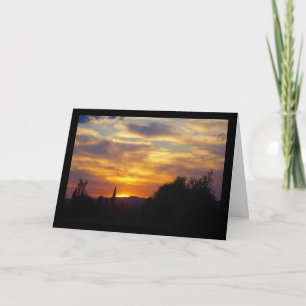 Tarjeta Paisaje de puesta de sol en la montaña