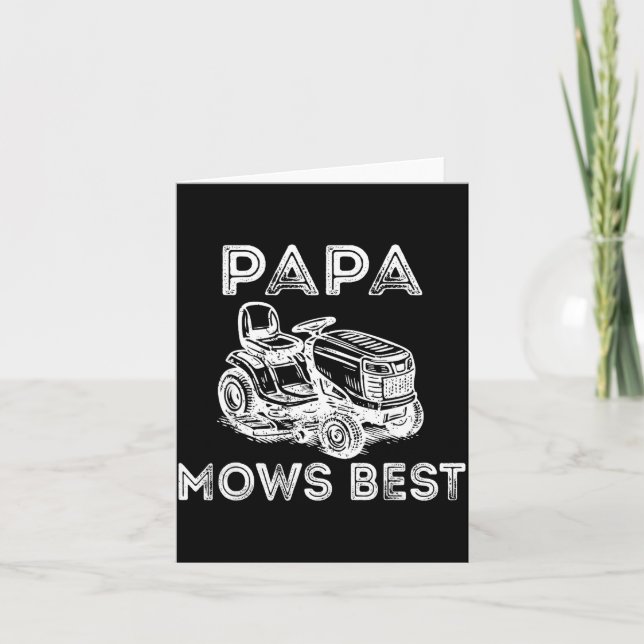 Tarjeta Papa Mows Funny Lawn Mower Father's Day Grandpa  (Anverso)