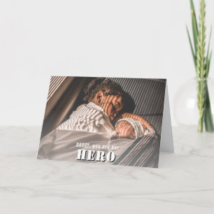 Tarjeta Papi eres un héroe Foto Día del Padre  