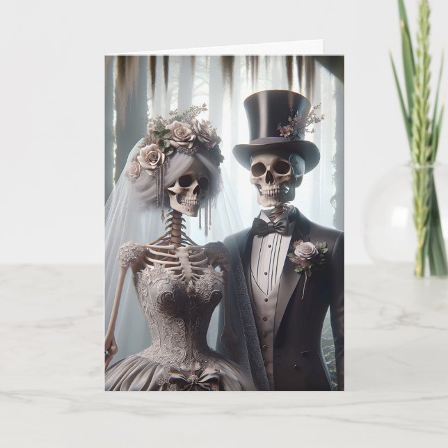 Tarjeta Pareja de boda de Halloween en bosque espeluznante (Anverso)