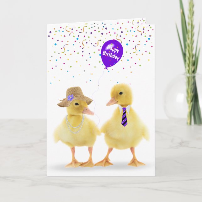 Tarjeta Pareja de duckers con globo de cumpleaños morado (Anverso)