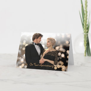Tarjeta Pareja Glamurosa con Bokeh Brillante
