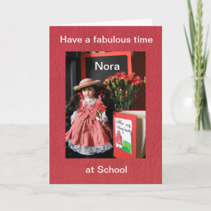 Tarjeta Pasen un buen rato en la escuela Nora tiene un fab