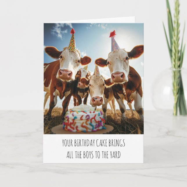 Tarjeta Pastel De Cumpleaños De Vaca Lleva A Todos Los Niñ (Anverso)