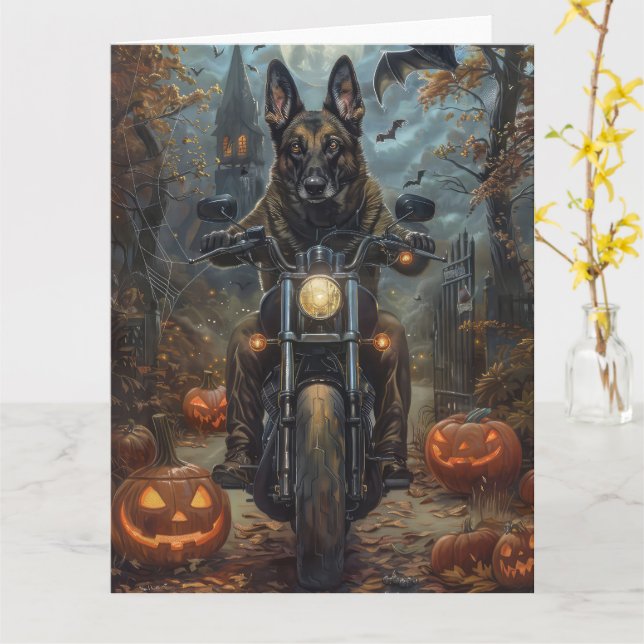 Tarjeta Pastor belga montando motocicleta Halloween Scary (flor amarilla)