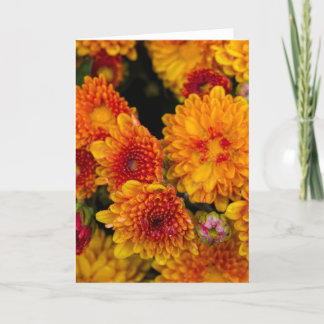 Tarjeta Pensando en usted amarillo con mamá naranja