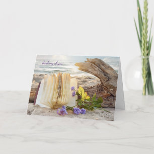 Tarjeta pensar en tu diario y rosas en la madera a la deri