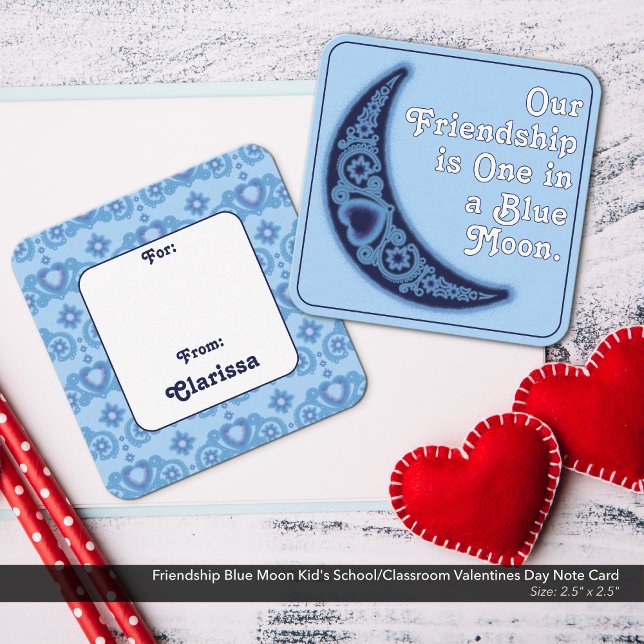 Tarjeta Pequeña Amistad El día de San Valentín escolar de la luna  (Our Friendship is One in a Blue Moon Kid's School/Classroom Valentine's Day Card)