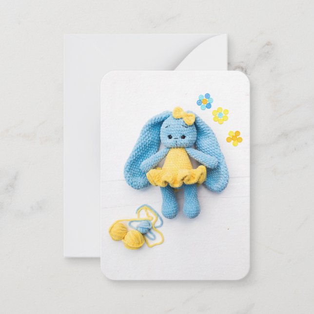 Tarjeta Pequeña Blue Crochet Bunny – Soft Handmade Charm (Anverso)