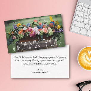 Tarjeta Pequeña boda fotográfico de flores de tipografía moderna d