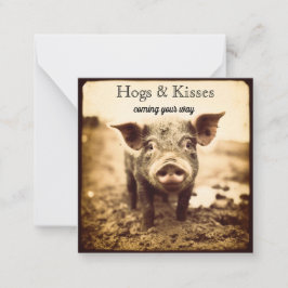 Tarjeta Pequeña Cerdo en el barro, abrazos y besos, personalizable