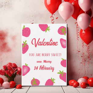 Tarjeta Pequeña Chica de Fresa Dulce Día de San Valentín
