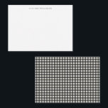Tarjeta Pequeña Clásico Bridal Shower de Cuadros Gingham Negro Bla<br><div class="desc">Esta tarjeta de regalo presenta un frente blanco limpio con un nombre personalizado en letra mayúscula clásica y un patrón de gingham negro y blanco en la parte posterior. Atemporal,  versátil y fácil de personalizar con cualquier nombre. Perfecto para regalos,  notas y correspondencia diaria.</div>