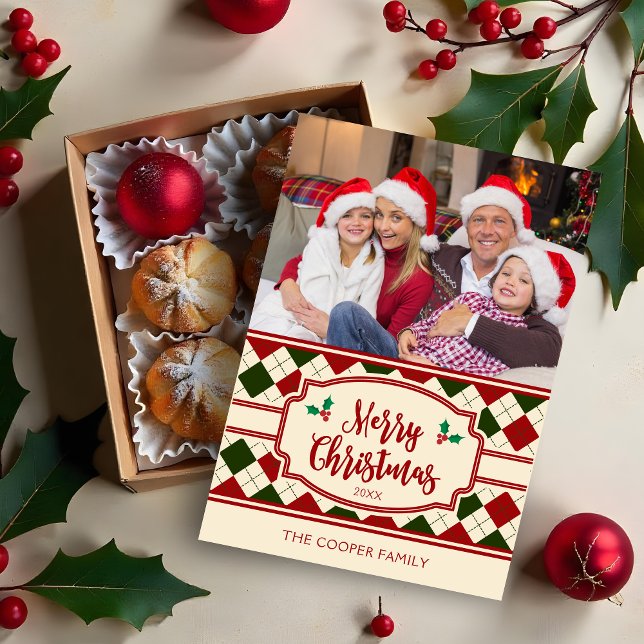 Tarjeta Pequeña Classic Merry Christmas Holly Photo Family (Classic Merry Christmas Holly Photo Family Holiday Card. )