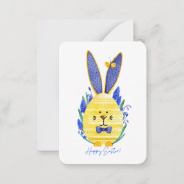Tarjeta Pequeña Conejo de Pascua con huevo y flor de Muscari azul