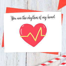Tarjeta Pequeña Corazón y cardiograma modernos