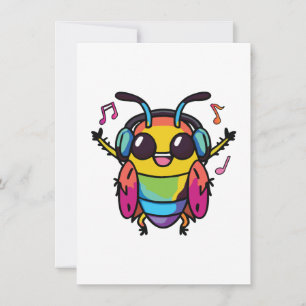 Tarjeta Pequeña Cucaracha feliz con auriculares escuchando música