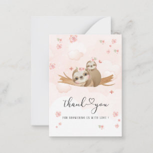 Tarjeta Pequeña Cutie Sloth Flores rosadas Watercolour baby ducha 