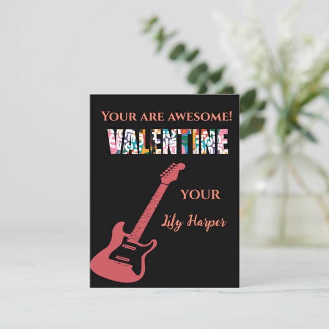 Tarjeta Pequeña Día de San Valentín Tú Rocks Guitarra Roja Niños (Anverso de pie)