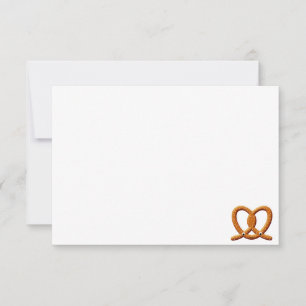 Tarjeta Pequeña Dibujo de Pretzel Adorable en Blanco