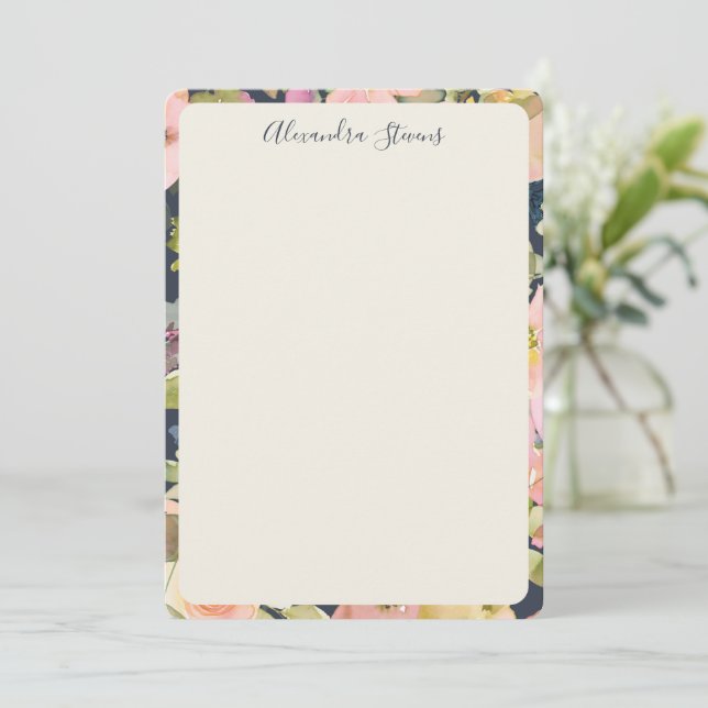 Tarjeta Pequeña Elegant Navy Blush Floral Personalized Script Name (Anverso de pie)