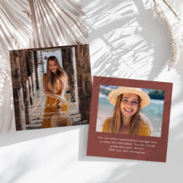 Tarjeta Pequeña Elegante Graduado White Script Photo Red