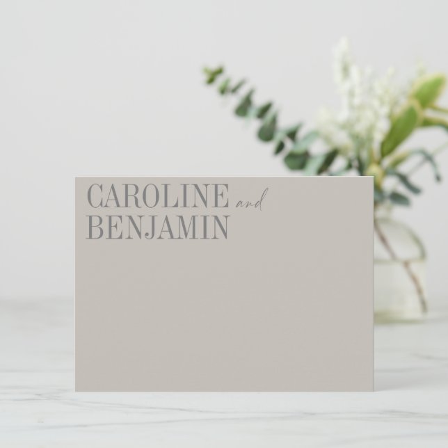 Tarjeta Pequeña Elegante Taupe Gray Nombre Personalizado Boda Stat (Anverso de pie)