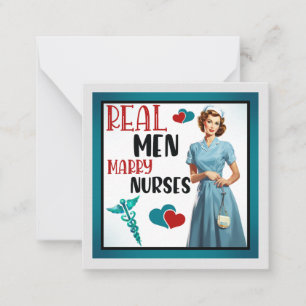 Tarjeta Pequeña Enfermera retro Pinup_ Hombres reales se casan con