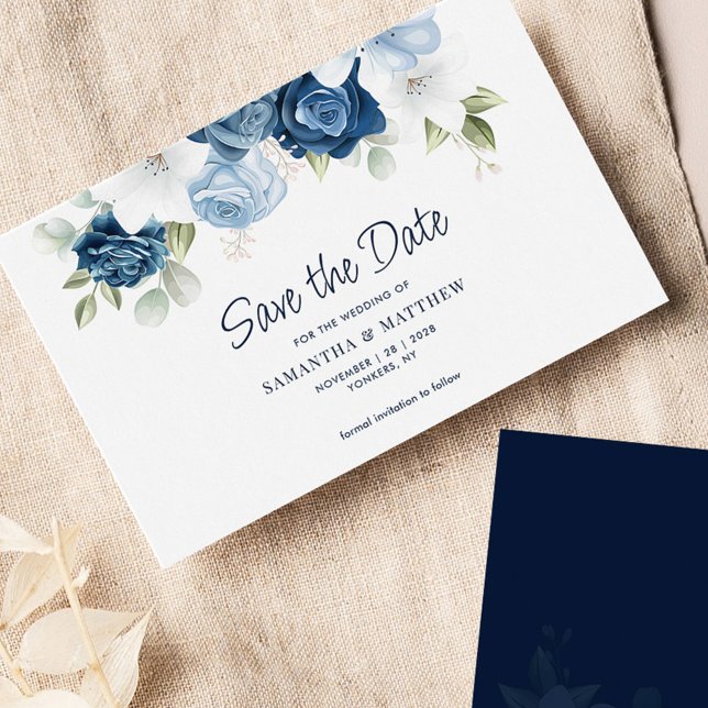Tarjeta Pequeña Floral azul turquesa moderna salva la fecha (Dusty Blue Floral Wedding Save the Date Announcement)