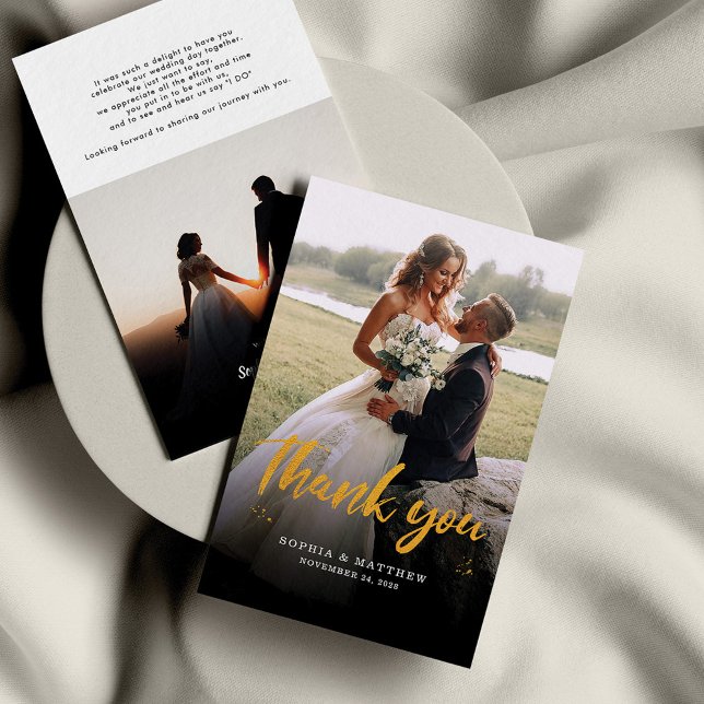 Tarjeta Pequeña Fotos de Bodas con letras de mano y presupuesto gr (Elegant Wedding Photos Couples Script Gold Foil Thank You Note Card)