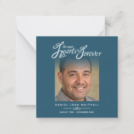 Tarjeta Pequeña Funeral en nuestros corazones Mientras miramos hac