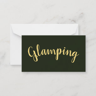 Tarjeta Pequeña GLAMPING Divertido Texto Sobre El Fondo Verde Fore