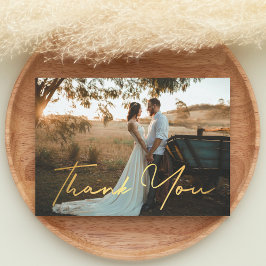 Tarjeta Pequeña gracias, fotografía de boda con letra dorada moder