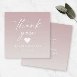 Tarjeta Pequeña Gradiente Ombre Mauve y Boda fuera de blanco Graci<br><div class="desc">Gradiente Ombre Mauve Y Boda De Marfil No Blanco Gracias Cartas. Este boda moderno o cualquier evento Gracias El diseño de la tarjeta es bonito con un color suave que se desvanece Fondo y fuentes de escritura de caligrafía de marca de moda. Añadir el texto de su Personalizado al reverso....</div>