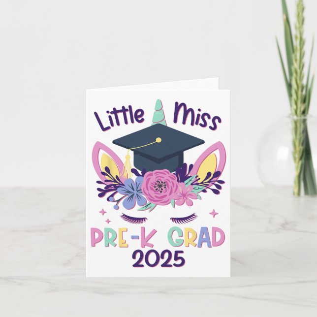 Tarjeta Pequeña graduación preescolar de Miss Pre-k 2 (Anverso)