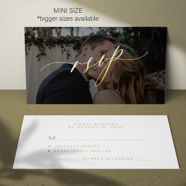 Tarjeta Pequeña Guión dorado simple boda fotográfica moderna RSVP (Subido por el creador)