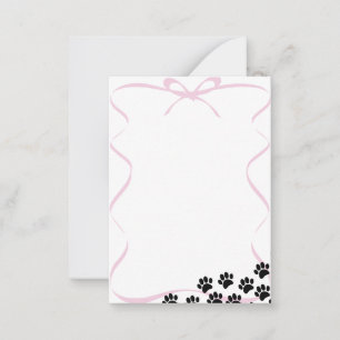 Tarjeta Pequeña Huellas de cachorro negro con cinta rosa